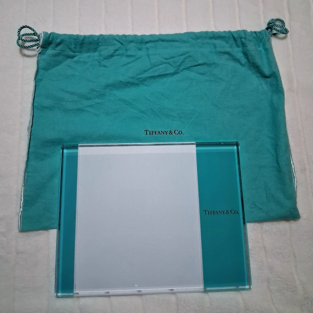 Tiffany & Co X Luxottica Acrylic Display Tray (glorifier) with Dustie.